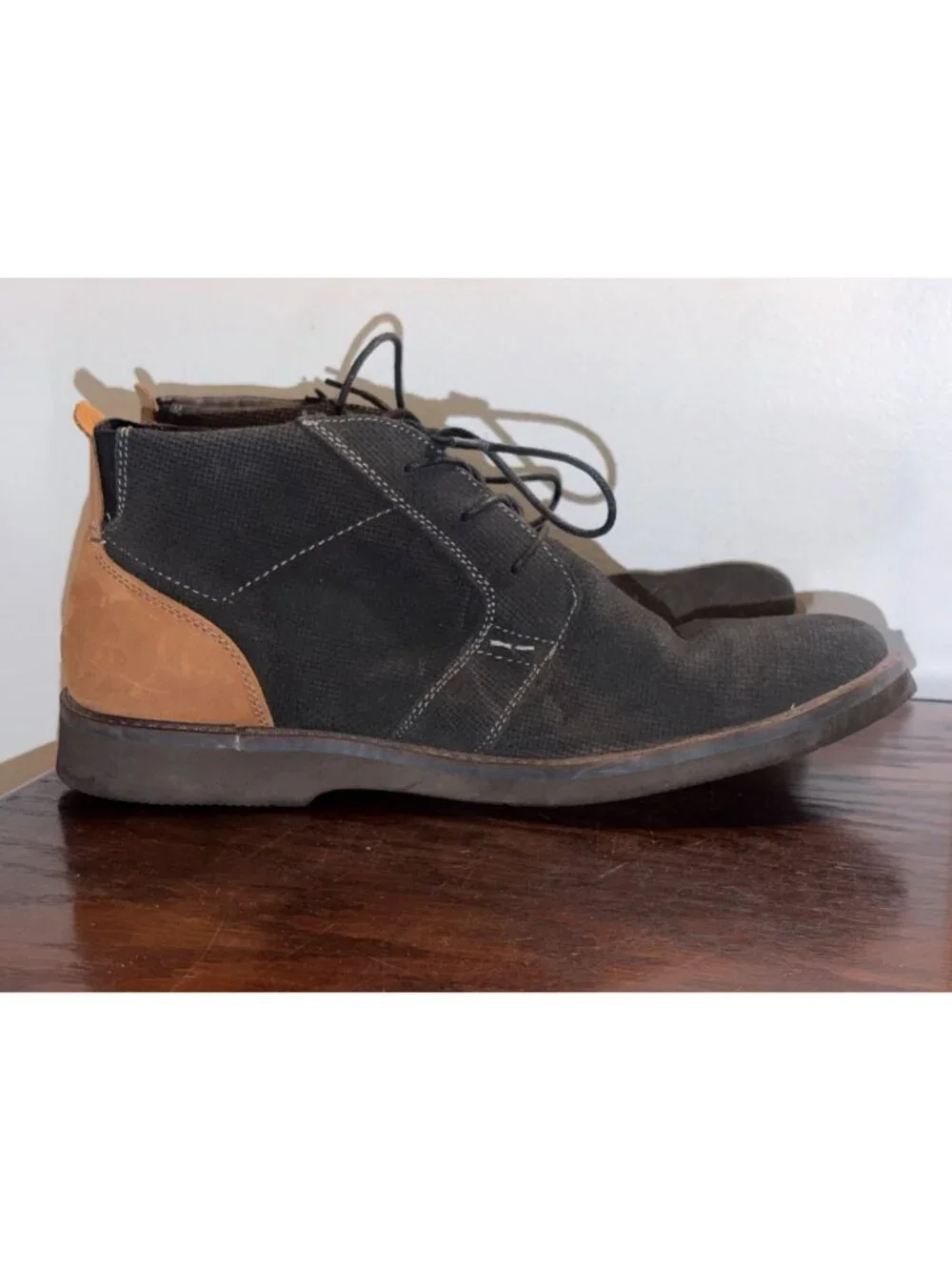 Mens Black & Tan Lace-Up Sz 12M Boots Textured Fabric Upper Suede Heel Accents